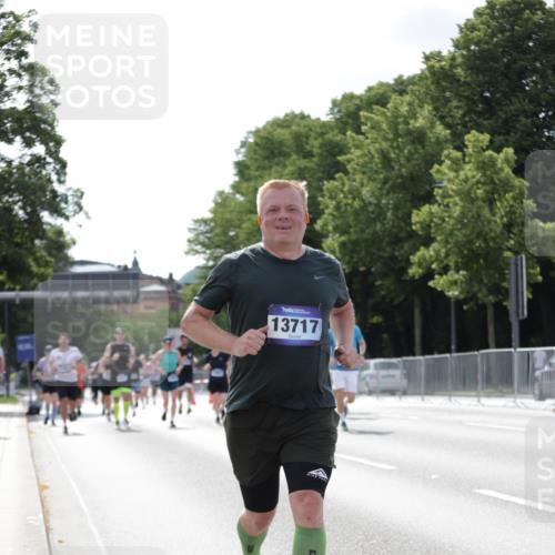 29.06.2025 - hella hamburg halbmarathon Jannik Wohlers http://msf.ph/oto/8139663 29.06.2025 10:04:46 Lombardsbrücke 1863, 2424, 3071, 3413, 3578, 4220, 6059, 6907, 6908, 7302, 7826, 8089, 8999, 9007, 9075, 9165, 11595, 13327, 13717, 14203, 16478, 16847, 17112, 17707, 17818, 18189, 18616, 18617, 19034 meine-sportfotos.de
