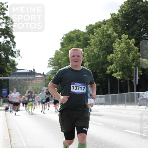 29.06.2025 - hella hamburg halbmarathon Jannik Wohlers http://msf.ph/oto/8139666 29.06.2025 10:04:47 Lombardsbrücke 1863, 2424, 3071, 3413, 3578, 4220, 6059, 6907, 6908, 7302, 7826, 8089, 8999, 9007, 9075, 9165, 9559, 13221, 13327, 13717, 14203, 16478, 16847, 17112, 17707, 18189, 18616, 18617, 19034 meine-sportfotos.de