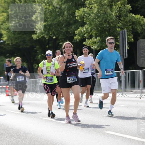 29.06.2025 - hella hamburg halbmarathon Jannik Wohlers http://msf.ph/oto/8139688 29.06.2025 10:04:49 Lombardsbrücke 1863, 2288, 2424, 3071, 3413, 3578, 4220, 6059, 6907, 6908, 7826, 8089, 8999, 9007, 9075, 9165, 9559, 9680, 10694, 12557, 13221, 13327, 13717, 14203, 16478, 16847, 17707, 18189, 18616, 18617, 19034 meine-sportfotos.de
