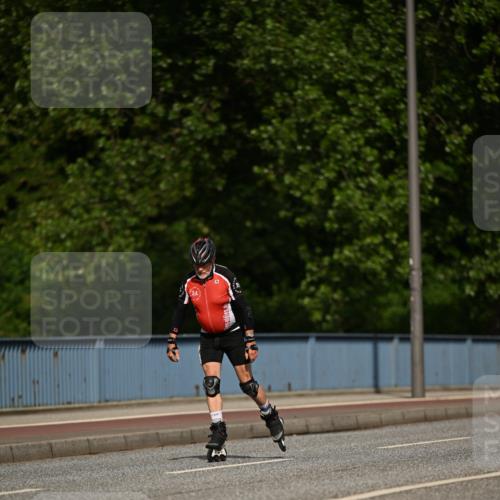 29.06.2025 - hella hamburg halbmarathon Dr. Thomas Lammeyer http://msf.ph/oto/8139697 29.06.2025 09:05:53 Kennedybrücke  meine-sportfotos.de