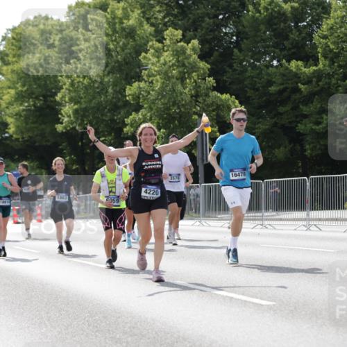 29.06.2025 - hella hamburg halbmarathon Jannik Wohlers http://msf.ph/oto/8139739 29.06.2025 10:04:50 Lombardsbrücke 1863, 2288, 2424, 3071, 3413, 3578, 4220, 6059, 6907, 6908, 7826, 8089, 8999, 9007, 9075, 9165, 9559, 9680, 10694, 12557, 13221, 13327, 13717, 14203, 16092, 16478, 16847, 17707, 18189, 18616, 18617, 19034 meine-sportfotos.de