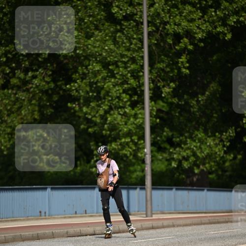 29.06.2025 - hella hamburg halbmarathon Dr. Thomas Lammeyer http://msf.ph/oto/8139852 29.06.2025 09:06:02 Kennedybrücke  meine-sportfotos.de