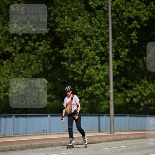 29.06.2025 - hella hamburg halbmarathon Dr. Thomas Lammeyer http://msf.ph/oto/8139860 29.06.2025 09:06:02 Kennedybrücke  meine-sportfotos.de
