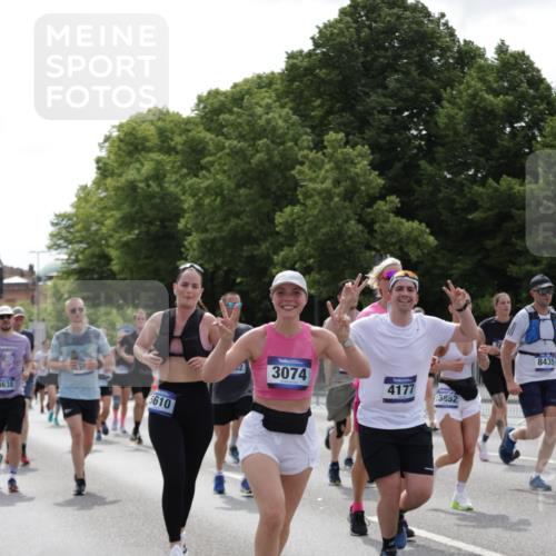 29.06.2025 - hella hamburg halbmarathon Jannik Wohlers http://msf.ph/oto/8139867 29.06.2025 10:42:48 Lombardsbrücke 1149, 1467, 1788, 1816, 1878, 2103, 2158, 2267, 2361, 2971, 3074, 3238, 3329, 3518, 3638, 4056, 4177, 4302, 4680, 5067, 5268, 5610, 5720, 5755, 5967, 7043, 7461, 7872, 8184, 8435, 8795, 8991, 9072, 9304, 9644, 9976, 10180, 10536, 11093, 11443, 11649, 11671, 12485, 12603, 13417, 13526, 13676, 13684, 13685, 13786, 13852, 15246, 15509, 15514, 15717, 16055, 16263, 16264, 16789, 16840, 17609, 17921, 18434, 18435, 18540, 18898, 19031, 19115 meine-sportfotos.de