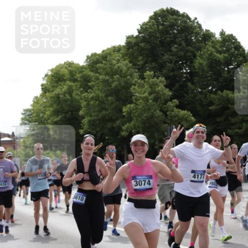 29.06.2025 - hella hamburg halbmarathon Jannik Wohlers http://msf.ph/oto/8139890 29.06.2025 10:42:48 Lombardsbrücke 1149, 1467, 1788, 1816, 1878, 2103, 2158, 2267, 2361, 2971, 3074, 3238, 3329, 3518, 3638, 4056, 4177, 4302, 4680, 5067, 5268, 5610, 5720, 5755, 5967, 7043, 7461, 7872, 8184, 8435, 8795, 8991, 9072, 9304, 9644, 9976, 10180, 10536, 11093, 11443, 11649, 11671, 12485, 12603, 13417, 13526, 13676, 13684, 13685, 13786, 13852, 15246, 15509, 15514, 15717, 16055, 16263, 16264, 16789, 16840, 17609, 17921, 18434, 18435, 18540, 18898, 19031, 19115 meine-sportfotos.de