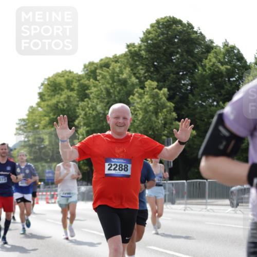 29.06.2025 - hella hamburg halbmarathon Jannik Wohlers http://msf.ph/oto/8139912 29.06.2025 10:04:58 Lombardsbrücke 1863, 1936, 1981, 2288, 2298, 3578, 4014, 4220, 5073, 6059, 9075, 9165, 9559, 9680, 10343, 10694, 11784, 11873, 12557, 13221, 14203, 14465, 14642, 16092, 16478, 16546, 16847, 18616, 18617, 19034 meine-sportfotos.de