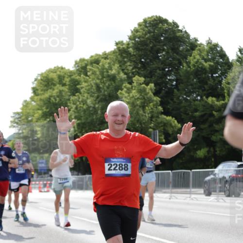 29.06.2025 - hella hamburg halbmarathon Jannik Wohlers http://msf.ph/oto/8139919 29.06.2025 10:04:59 Lombardsbrücke 1863, 1936, 1981, 2288, 2298, 3578, 4014, 4220, 5073, 6059, 9075, 9165, 9559, 9680, 10343, 10694, 11784, 11873, 12557, 13221, 14465, 14642, 16092, 16478, 16546, 16847, 18616, 18617, 19034 meine-sportfotos.de