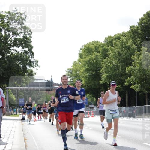 29.06.2025 - hella hamburg halbmarathon Jannik Wohlers http://msf.ph/oto/8139921 29.06.2025 10:04:59 Lombardsbrücke 1863, 1936, 1981, 2288, 2298, 3578, 4014, 4220, 5073, 6059, 9075, 9165, 9559, 9680, 10343, 10694, 11784, 11873, 12557, 13221, 14465, 14642, 16092, 16478, 16546, 16847, 18616, 18617, 19034 meine-sportfotos.de