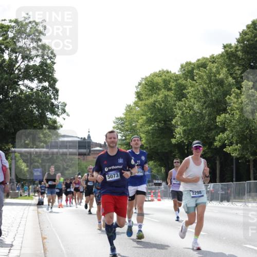 29.06.2025 - hella hamburg halbmarathon Jannik Wohlers http://msf.ph/oto/8139925 29.06.2025 10:04:59 Lombardsbrücke 1863, 1936, 1981, 2288, 2298, 3578, 4014, 4220, 5073, 6059, 9075, 9165, 9559, 9680, 10343, 10694, 11784, 11873, 12557, 13221, 14465, 14642, 16092, 16478, 16546, 16847, 18616, 18617, 19034 meine-sportfotos.de