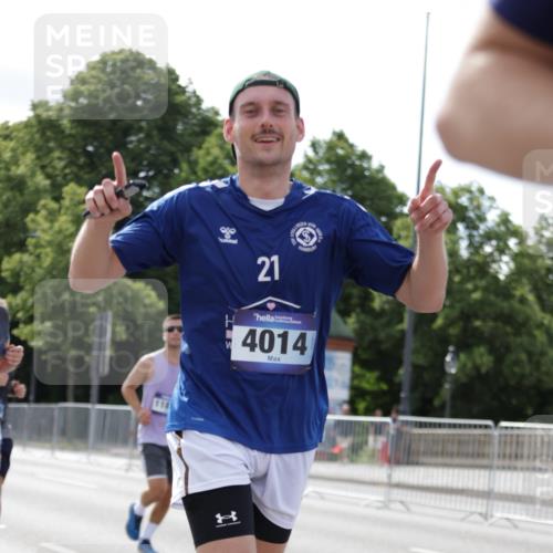 29.06.2025 - hella hamburg halbmarathon Jannik Wohlers http://msf.ph/oto/8139962 29.06.2025 10:05:03 Lombardsbrücke 1863, 1936, 1981, 2288, 2298, 2624, 3578, 4014, 4782, 5073, 6059, 9075, 9165, 9559, 9680, 9736, 9737, 9738, 10343, 10694, 11784, 11873, 11958, 12557, 13221, 14465, 14642, 16092, 16478, 16546, 16847, 18616, 18617, 19034 meine-sportfotos.de