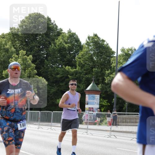 29.06.2025 - hella hamburg halbmarathon Jannik Wohlers http://msf.ph/oto/8139970 29.06.2025 10:05:04 Lombardsbrücke 1863, 1936, 1981, 2288, 2298, 2624, 3578, 4014, 4782, 5073, 6059, 9075, 9165, 9559, 9680, 9736, 9737, 9738, 10343, 10694, 11784, 11873, 11958, 12557, 13221, 14465, 14642, 16092, 16478, 16546, 16847, 18616, 18617, 19034, 19248 meine-sportfotos.de