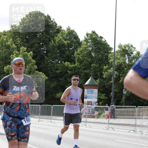 29.06.2025 - hella hamburg halbmarathon Jannik Wohlers http://msf.ph/oto/8139973 29.06.2025 10:05:04 Lombardsbrücke 1863, 1936, 1981, 2288, 2298, 2624, 3578, 4014, 4782, 5073, 6059, 9075, 9165, 9559, 9680, 9736, 9737, 9738, 10343, 10694, 11784, 11873, 11958, 12557, 13221, 14465, 14642, 16092, 16478, 16546, 16847, 18616, 18617, 19034, 19248 meine-sportfotos.de
