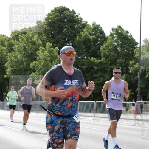 29.06.2025 - hella hamburg halbmarathon Jannik Wohlers http://msf.ph/oto/8139979 29.06.2025 10:05:04 Lombardsbrücke 1863, 1936, 1981, 2288, 2298, 2624, 3578, 4014, 4782, 5073, 6059, 9075, 9165, 9559, 9680, 9736, 9737, 9738, 10343, 10694, 11784, 11873, 11958, 12557, 13221, 14465, 14642, 16092, 16478, 16546, 16847, 18616, 18617, 19034, 19248 meine-sportfotos.de