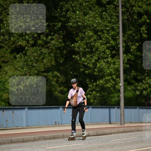 29.06.2025 - hella hamburg halbmarathon Dr. Thomas Lammeyer http://msf.ph/oto/8139984 29.06.2025 09:06:02 Kennedybrücke  meine-sportfotos.de