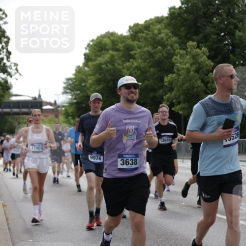 29.06.2025 - hella hamburg halbmarathon Jannik Wohlers http://msf.ph/oto/8139986 29.06.2025 10:42:52 Lombardsbrücke 1149, 1155, 1467, 1788, 1816, 1878, 2103, 2267, 2361, 2971, 3074, 3238, 3329, 3518, 3638, 4056, 4177, 4302, 4367, 4680, 5268, 5610, 5720, 5755, 6440, 7043, 7461, 7872, 8135, 8184, 8408, 8435, 9072, 9639, 9641, 9644, 9976, 10536, 11093, 11443, 11649, 11671, 11969, 12485, 12603, 13526, 13676, 13684, 13685, 13786, 13852, 14528, 15246, 15509, 15514, 15717, 16055, 16263, 16264, 16789, 16840, 17921, 18434, 18435, 18497, 18898, 19031, 19043, 19115 meine-sportfotos.de