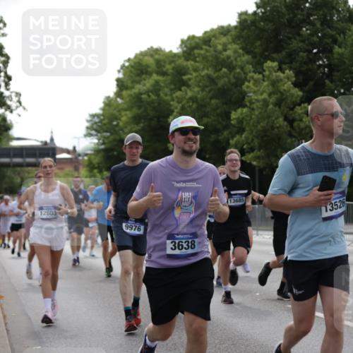 29.06.2025 - hella hamburg halbmarathon Jannik Wohlers http://msf.ph/oto/8139992 29.06.2025 10:42:52 Lombardsbrücke 1149, 1155, 1467, 1788, 1816, 1878, 2103, 2267, 2361, 2971, 3074, 3238, 3329, 3518, 3638, 4056, 4177, 4302, 4367, 4680, 5268, 5610, 5720, 5755, 6440, 7043, 7461, 7872, 8135, 8184, 8408, 8435, 9072, 9639, 9641, 9644, 9976, 10536, 11093, 11443, 11649, 11671, 11969, 12485, 12603, 13526, 13676, 13684, 13685, 13786, 13852, 14528, 15246, 15509, 15514, 15717, 16055, 16263, 16264, 16789, 16840, 17921, 18434, 18435, 18497, 18898, 19031, 19043, 19115 meine-sportfotos.de
