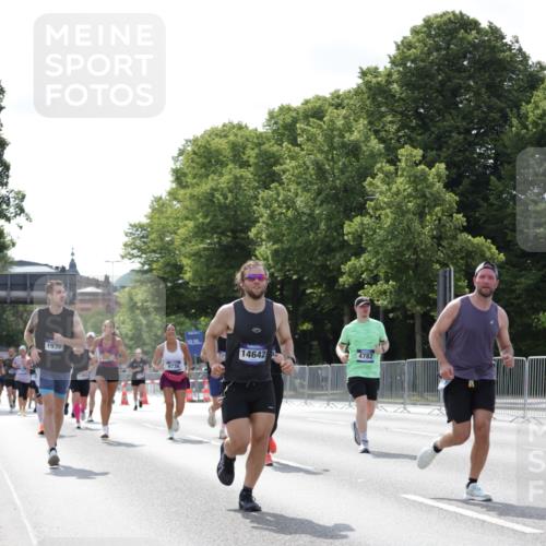 29.06.2025 - hella hamburg halbmarathon Jannik Wohlers http://msf.ph/oto/8139996 29.06.2025 10:05:05 Lombardsbrücke 1863, 1936, 1981, 2288, 2298, 2624, 3578, 4014, 4782, 5073, 9075, 9165, 9559, 9680, 9736, 9737, 9738, 10343, 10694, 11784, 11873, 11958, 12557, 13221, 14465, 14642, 16092, 16546, 16847, 18616, 18617, 19034, 19248 meine-sportfotos.de