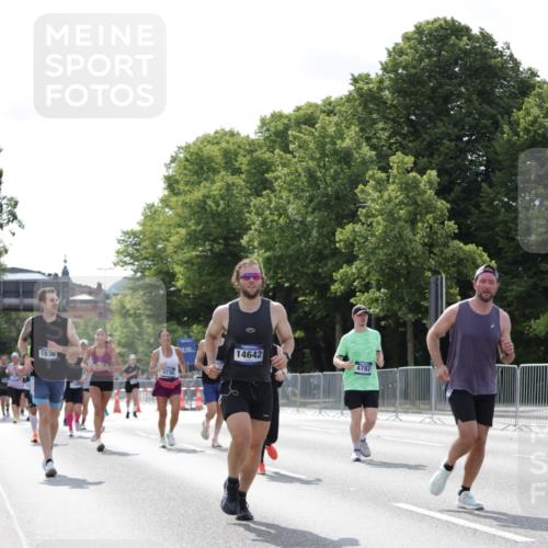 29.06.2025 - hella hamburg halbmarathon Jannik Wohlers http://msf.ph/oto/8139999 29.06.2025 10:05:05 Lombardsbrücke 1863, 1936, 1981, 2288, 2298, 2624, 3578, 4014, 4782, 5073, 9075, 9165, 9559, 9680, 9736, 9737, 9738, 10343, 10694, 11784, 11873, 11958, 12557, 13221, 14465, 14642, 16092, 16546, 16847, 18616, 18617, 19034, 19248 meine-sportfotos.de