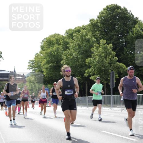 29.06.2025 - hella hamburg halbmarathon Jannik Wohlers http://msf.ph/oto/8140010 29.06.2025 10:05:06 Lombardsbrücke 1863, 1936, 1981, 2288, 2298, 2624, 3578, 4014, 4782, 5073, 9075, 9165, 9559, 9680, 9736, 9737, 9738, 10343, 10694, 11784, 11873, 11958, 12557, 13221, 14465, 14642, 16092, 16546, 16847, 17731, 18616, 18617, 19248 meine-sportfotos.de