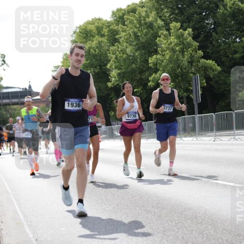 29.06.2025 - hella hamburg halbmarathon Jannik Wohlers http://msf.ph/oto/8140054 29.06.2025 10:05:09 Lombardsbrücke 1936, 1981, 2288, 2298, 2624, 3461, 4014, 4782, 5073, 9339, 9680, 9736, 9737, 9738, 9917, 10343, 10694, 10791, 10998, 11784, 11873, 11958, 12557, 14465, 14642, 16092, 16546, 17731, 17740, 19248 meine-sportfotos.de