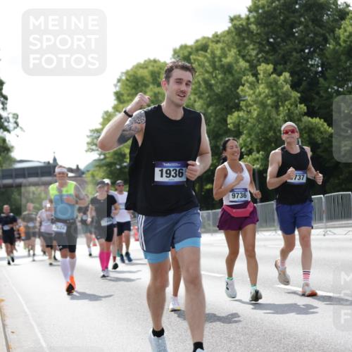 29.06.2025 - hella hamburg halbmarathon Jannik Wohlers http://msf.ph/oto/8140075 29.06.2025 10:05:10 Lombardsbrücke 1936, 1981, 2298, 2624, 3461, 3929, 4014, 4782, 5073, 9339, 9736, 9737, 9738, 9917, 10343, 10791, 10998, 11784, 11873, 11958, 12557, 14465, 14642, 16092, 16546, 17731, 17740, 19248 meine-sportfotos.de