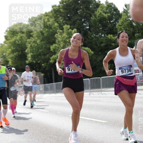 29.06.2025 - hella hamburg halbmarathon Jannik Wohlers http://msf.ph/oto/8140084 29.06.2025 10:05:11 Lombardsbrücke 1936, 1981, 2298, 2624, 3461, 3929, 4014, 4782, 5073, 9339, 9736, 9737, 9738, 9917, 10343, 10791, 10998, 11784, 11873, 11958, 14465, 14642, 16092, 16546, 17731, 17740, 19248 meine-sportfotos.de