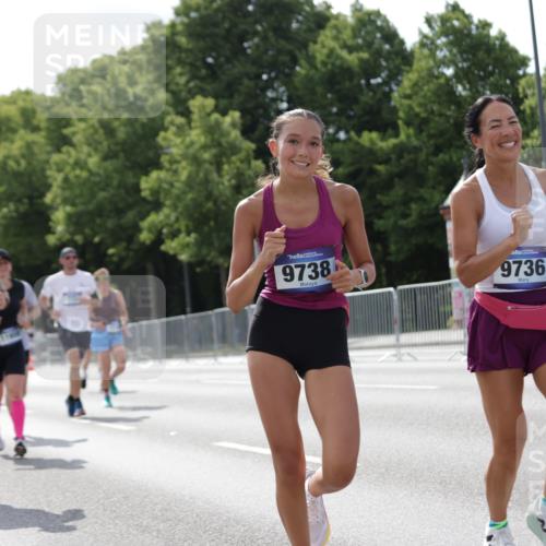 29.06.2025 - hella hamburg halbmarathon Jannik Wohlers http://msf.ph/oto/8140106 29.06.2025 10:05:12 Lombardsbrücke 1936, 1981, 2298, 2624, 3461, 3929, 4014, 4782, 5073, 5762, 9339, 9736, 9737, 9738, 9917, 10343, 10791, 10998, 11784, 11873, 11958, 14465, 14642, 16546, 17731, 17740, 18973, 19248 meine-sportfotos.de