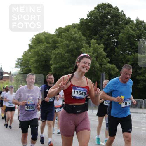 29.06.2025 - hella hamburg halbmarathon Jannik Wohlers http://msf.ph/oto/8140115 29.06.2025 10:42:56 Lombardsbrücke 1155, 1816, 1878, 3074, 3238, 3329, 3638, 4056, 4177, 4302, 4367, 4680, 5610, 5720, 6012, 6440, 7461, 7872, 7926, 8135, 8184, 8408, 8435, 9639, 9641, 9976, 10536, 11093, 11279, 11649, 11969, 12603, 13526, 13676, 13684, 13685, 13786, 13852, 14528, 14890, 15509, 15514, 15717, 16055, 16263, 16358, 16560, 16840, 17143, 18497, 19031, 19043, 19141 meine-sportfotos.de