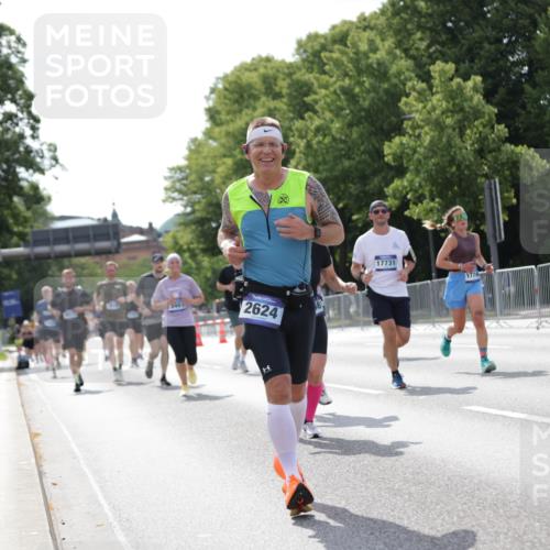 29.06.2025 - hella hamburg halbmarathon Jannik Wohlers http://msf.ph/oto/8140123 29.06.2025 10:05:13 Lombardsbrücke 1936, 1981, 2298, 2471, 2624, 3461, 3929, 4014, 4782, 5073, 5762, 9339, 9736, 9737, 9738, 9917, 10343, 10791, 10998, 11784, 11873, 11958, 14465, 14642, 16546, 17731, 17740, 18973, 19248 meine-sportfotos.de