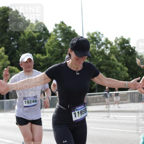 29.06.2025 - hella hamburg halbmarathon Jannik Wohlers http://msf.ph/oto/8140130 29.06.2025 10:05:16 Lombardsbrücke 1936, 2471, 2540, 2624, 3461, 3929, 4782, 5762, 8894, 8909, 9339, 9477, 9736, 9737, 9738, 9917, 10343, 10791, 10998, 11873, 11958, 14465, 14642, 16546, 17731, 17740, 18973, 19248 meine-sportfotos.de