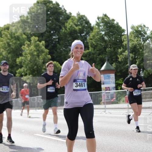 29.06.2025 - hella hamburg halbmarathon Jannik Wohlers http://msf.ph/oto/8140146 29.06.2025 10:05:17 Lombardsbrücke 1229, 1936, 2471, 2540, 2624, 3461, 3929, 4782, 5762, 8894, 8909, 9339, 9477, 9736, 9737, 9738, 9917, 10343, 10791, 10998, 11958, 14465, 14642, 17731, 17740, 18973, 19248 meine-sportfotos.de