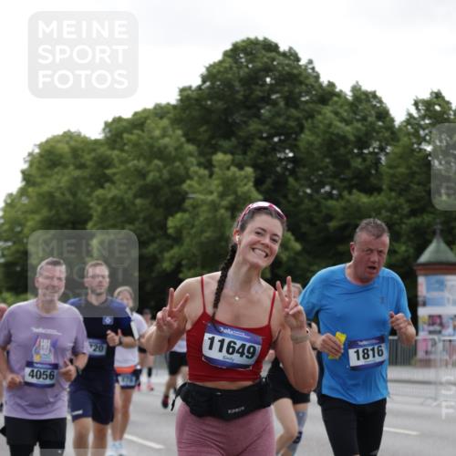 29.06.2025 - hella hamburg halbmarathon Jannik Wohlers http://msf.ph/oto/8140148 29.06.2025 10:42:57 Lombardsbrücke 1155, 1816, 1878, 3238, 3329, 3638, 4056, 4177, 4302, 4367, 4680, 5370, 5610, 5720, 6012, 6440, 7461, 7872, 7926, 8135, 8408, 8435, 9639, 9641, 9976, 10536, 11093, 11279, 11649, 11969, 12603, 12654, 13526, 13684, 13685, 13748, 13786, 13852, 14528, 14890, 15509, 15514, 15717, 16055, 16358, 16560, 16840, 17143, 18497, 19031, 19043, 19141 meine-sportfotos.de