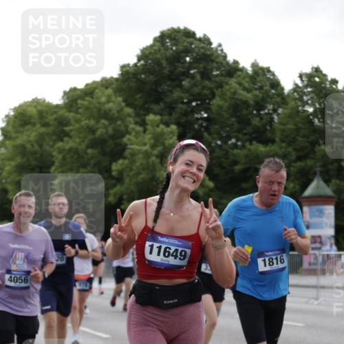 29.06.2025 - hella hamburg halbmarathon Jannik Wohlers http://msf.ph/oto/8140155 29.06.2025 10:42:57 Lombardsbrücke 1155, 1816, 1878, 3238, 3329, 3638, 4056, 4177, 4302, 4367, 4680, 5370, 5610, 5720, 6012, 6440, 7461, 7872, 7926, 8135, 8408, 8435, 9639, 9641, 9976, 10536, 11093, 11279, 11649, 11969, 12603, 12654, 13526, 13684, 13685, 13748, 13786, 13852, 14528, 14890, 15509, 15514, 15717, 16055, 16358, 16560, 16840, 17143, 18497, 19031, 19043, 19141 meine-sportfotos.de