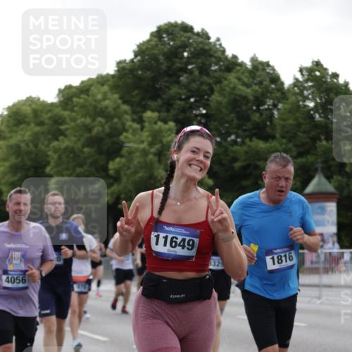 29.06.2025 - hella hamburg halbmarathon Jannik Wohlers http://msf.ph/oto/8140162 29.06.2025 10:42:57 Lombardsbrücke 1155, 1816, 1878, 3238, 3329, 3638, 4056, 4177, 4302, 4367, 4680, 5370, 5610, 5720, 6012, 6440, 7461, 7872, 7926, 8135, 8408, 8435, 9639, 9641, 9976, 10536, 11093, 11279, 11649, 11969, 12603, 12654, 13526, 13684, 13685, 13748, 13786, 13852, 14528, 14890, 15509, 15514, 15717, 16055, 16358, 16560, 16840, 17143, 18497, 19031, 19043, 19141 meine-sportfotos.de