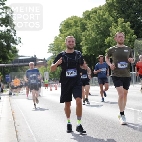 29.06.2025 - hella hamburg halbmarathon Jannik Wohlers http://msf.ph/oto/8140170 29.06.2025 10:05:19 Lombardsbrücke 1229, 2471, 2540, 2624, 3461, 3929, 4782, 5762, 8894, 8909, 9339, 9477, 9736, 9737, 9738, 9917, 10343, 10791, 10998, 11958, 17731, 17740, 18973, 19248 meine-sportfotos.de