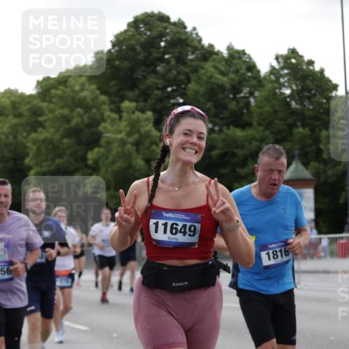 29.06.2025 - hella hamburg halbmarathon Jannik Wohlers http://msf.ph/oto/8140173 29.06.2025 10:42:57 Lombardsbrücke 1155, 1816, 1878, 3238, 3329, 3638, 4056, 4177, 4302, 4367, 4680, 5370, 5610, 5720, 6012, 6440, 7461, 7872, 7926, 8135, 8408, 8435, 9639, 9641, 9976, 10536, 11093, 11279, 11649, 11969, 12603, 12654, 13526, 13684, 13685, 13748, 13786, 13852, 14528, 14890, 15509, 15514, 15717, 16055, 16358, 16560, 16840, 17143, 18497, 19031, 19043, 19141 meine-sportfotos.de