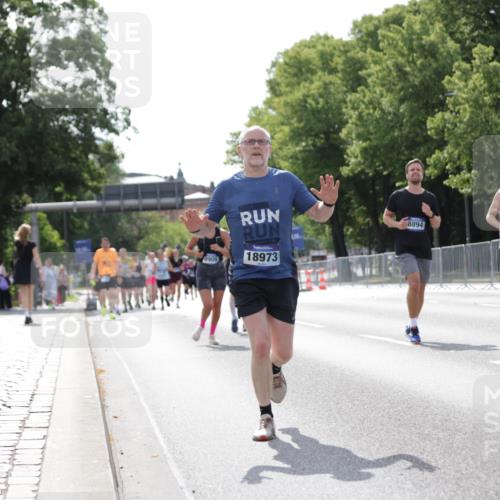 29.06.2025 - hella hamburg halbmarathon Jannik Wohlers http://msf.ph/oto/8140191 29.06.2025 10:05:22 Lombardsbrücke 1229, 1830, 2471, 2540, 2624, 3461, 3929, 5762, 8894, 8909, 9339, 9477, 9736, 9737, 9738, 9917, 10791, 10998, 11958, 17731, 17740, 17885, 18973, 19248 meine-sportfotos.de