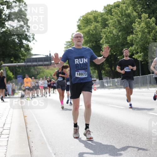29.06.2025 - hella hamburg halbmarathon Jannik Wohlers http://msf.ph/oto/8140202 29.06.2025 10:05:22 Lombardsbrücke 1229, 1830, 2471, 2540, 2624, 3461, 3929, 5762, 8894, 8909, 9339, 9477, 9736, 9737, 9738, 9917, 10791, 10998, 11958, 17731, 17740, 17885, 18973, 19248 meine-sportfotos.de