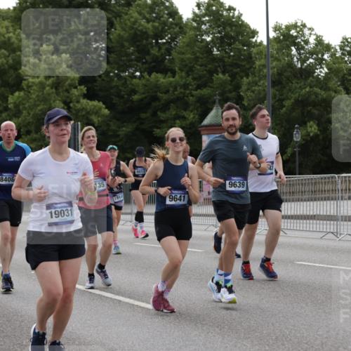 29.06.2025 - hella hamburg halbmarathon Jannik Wohlers http://msf.ph/oto/8140222 29.06.2025 10:43:01 Lombardsbrücke 1155, 1816, 1878, 3238, 3329, 3390, 3638, 4056, 4302, 4367, 5370, 5720, 6012, 6096, 6226, 6440, 6931, 7872, 7926, 8135, 8233, 8408, 8435, 9639, 9641, 9976, 10083, 10200, 10202, 10325, 11093, 11279, 11649, 11969, 12603, 12654, 13684, 13685, 13748, 13786, 14528, 14890, 15187, 15509, 15514, 15717, 16055, 16358, 16560, 16901, 16902, 17143, 17210, 18341, 18497, 19031, 19043, 19141 meine-sportfotos.de