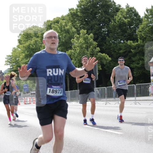 29.06.2025 - hella hamburg halbmarathon Jannik Wohlers http://msf.ph/oto/8140225 29.06.2025 10:05:23 Lombardsbrücke 1229, 1830, 2471, 2540, 3461, 3929, 5762, 8894, 8909, 9339, 9477, 9917, 10791, 10998, 11958, 17731, 17740, 17885, 18973, 19248 meine-sportfotos.de
