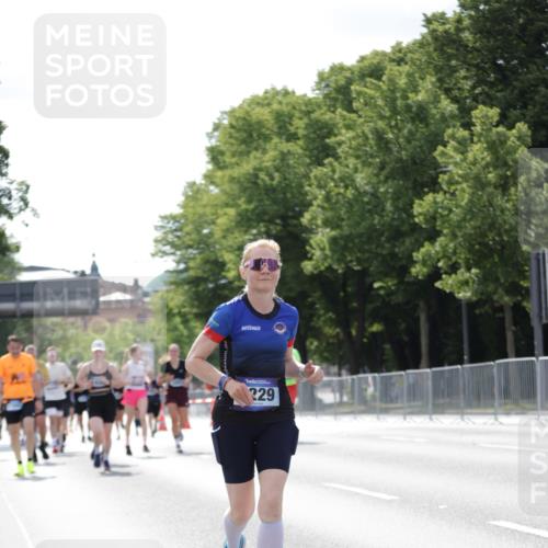 29.06.2025 - hella hamburg halbmarathon Jannik Wohlers http://msf.ph/oto/8140259 29.06.2025 10:05:26 Lombardsbrücke 1229, 1448, 1830, 1842, 2471, 2540, 3461, 3929, 4169, 5762, 6014, 7741, 8894, 8909, 9339, 9477, 9917, 10791, 10998, 16687, 17731, 17740, 17885, 18857, 18973 meine-sportfotos.de