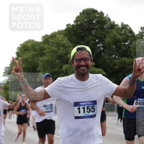 29.06.2025 - hella hamburg halbmarathon Jannik Wohlers http://msf.ph/oto/8140291 29.06.2025 10:43:03 Lombardsbrücke 1155, 1816, 1878, 3238, 3329, 3390, 4056, 4367, 5214, 5370, 5720, 6012, 6096, 6226, 6440, 6931, 7197, 7872, 7926, 8135, 8233, 8408, 8504, 9639, 9641, 9831, 9976, 10083, 10200, 10202, 10325, 11093, 11279, 11649, 11969, 12654, 13684, 13685, 13748, 13786, 14528, 14890, 15187, 15514, 15717, 16055, 16358, 16560, 16901, 16902, 17143, 17210, 18341, 18497, 19031, 19043, 19141 meine-sportfotos.de