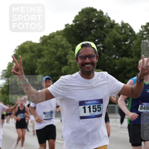 29.06.2025 - hella hamburg halbmarathon Jannik Wohlers http://msf.ph/oto/8140296 29.06.2025 10:43:03 Lombardsbrücke 1155, 1816, 1878, 3238, 3329, 3390, 4056, 4367, 5214, 5370, 5720, 6012, 6096, 6226, 6440, 6931, 7197, 7872, 7926, 8135, 8233, 8408, 8504, 9639, 9641, 9831, 9976, 10083, 10200, 10202, 10325, 11093, 11279, 11649, 11969, 12654, 13684, 13685, 13748, 13786, 14528, 14890, 15187, 15514, 15717, 16055, 16358, 16560, 16901, 16902, 17143, 17210, 18341, 18497, 19031, 19043, 19141 meine-sportfotos.de