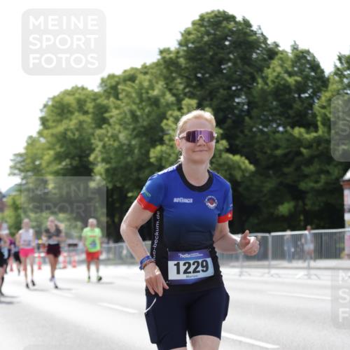 29.06.2025 - hella hamburg halbmarathon Jannik Wohlers http://msf.ph/oto/8140308 29.06.2025 10:05:28 Lombardsbrücke 1229, 1448, 1830, 1842, 2471, 2540, 3461, 3929, 4169, 5762, 6014, 7741, 8051, 8894, 8909, 9339, 9477, 9917, 10791, 10998, 15766, 16441, 16687, 17740, 17885, 18857, 18973 meine-sportfotos.de