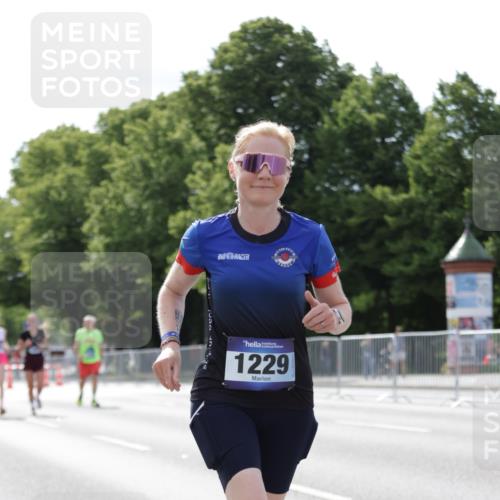 29.06.2025 - hella hamburg halbmarathon Jannik Wohlers http://msf.ph/oto/8140315 29.06.2025 10:05:28 Lombardsbrücke 1229, 1448, 1830, 1842, 2471, 2540, 3461, 3929, 4169, 5762, 6014, 7741, 8051, 8894, 8909, 9339, 9477, 9917, 10791, 10998, 15766, 16441, 16687, 17740, 17885, 18857, 18973 meine-sportfotos.de
