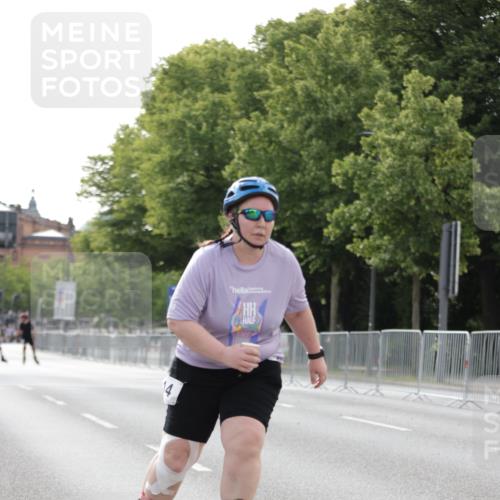 29.06.2025 - hella hamburg halbmarathon Jannik Wohlers http://msf.ph/oto/8140335 29.06.2025 09:04:18 Lombardsbrücke  meine-sportfotos.de