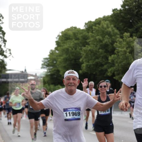 29.06.2025 - hella hamburg halbmarathon Jannik Wohlers http://msf.ph/oto/8140375 29.06.2025 10:43:05 Lombardsbrücke 1023, 1155, 1400, 1816, 1878, 3238, 3329, 3390, 4056, 4367, 4866, 5214, 5370, 5720, 6012, 6096, 6226, 6440, 6931, 7197, 7926, 8135, 8233, 8408, 8504, 9639, 9641, 9831, 10083, 10200, 10202, 10325, 11093, 11279, 11969, 12654, 13684, 13685, 13730, 13748, 14528, 14866, 14890, 15079, 15177, 15187, 15514, 15795, 15848, 16358, 16560, 16901, 16902, 17143, 17210, 18341, 18497, 19031, 19043, 19141 meine-sportfotos.de