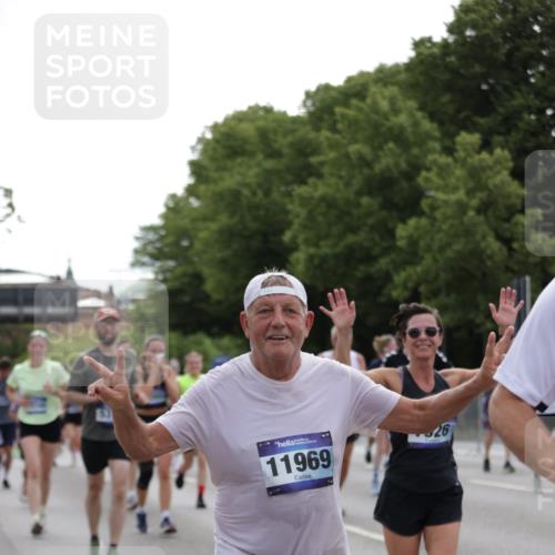 29.06.2025 - hella hamburg halbmarathon Jannik Wohlers http://msf.ph/oto/8140396 29.06.2025 10:43:05 Lombardsbrücke 1023, 1155, 1400, 1816, 1878, 3238, 3329, 3390, 4056, 4367, 4866, 5214, 5370, 5720, 6012, 6096, 6226, 6440, 6931, 7197, 7926, 8135, 8233, 8408, 8504, 9639, 9641, 9831, 10083, 10200, 10202, 10325, 11093, 11279, 11969, 12654, 13684, 13685, 13730, 13748, 14528, 14866, 14890, 15079, 15177, 15187, 15514, 15795, 15848, 16358, 16560, 16901, 16902, 17143, 17210, 18341, 18497, 19031, 19043, 19141 meine-sportfotos.de