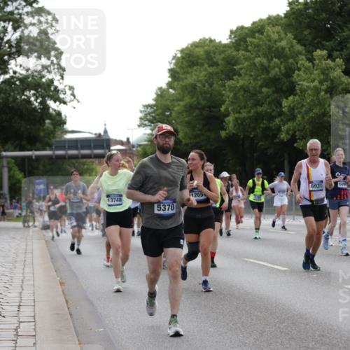 29.06.2025 - hella hamburg halbmarathon Jannik Wohlers http://msf.ph/oto/8140411 29.06.2025 10:43:06 Lombardsbrücke 1023, 1155, 1400, 1878, 3238, 3329, 3390, 4367, 4866, 5214, 5370, 5720, 6012, 6096, 6226, 6440, 6931, 7197, 7926, 8135, 8233, 8408, 8504, 9639, 9641, 9831, 10083, 10200, 10202, 10325, 11279, 11969, 12654, 13730, 13748, 14528, 14866, 14890, 15079, 15177, 15187, 15514, 15795, 15848, 16358, 16560, 16589, 16901, 16902, 17143, 17210, 18341, 18497, 19031, 19043, 19141 meine-sportfotos.de