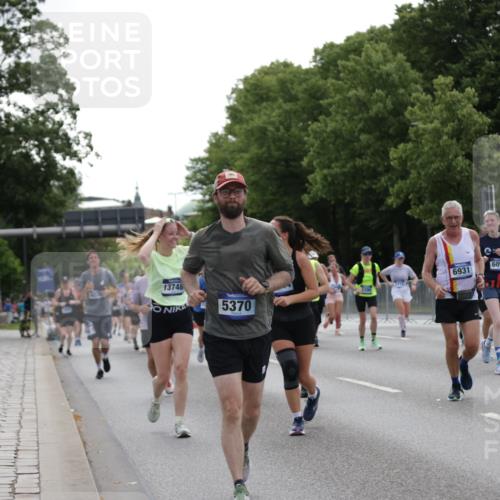 29.06.2025 - hella hamburg halbmarathon Jannik Wohlers http://msf.ph/oto/8140445 29.06.2025 10:43:07 Lombardsbrücke 1023, 1155, 1400, 1878, 3238, 3329, 3390, 4367, 4866, 5214, 5370, 5720, 6012, 6096, 6226, 6440, 6931, 7197, 7504, 7926, 8135, 8233, 8408, 8504, 9639, 9641, 9831, 10083, 10200, 10202, 10325, 11279, 11969, 12654, 13730, 13748, 14528, 14866, 14890, 15079, 15177, 15187, 15795, 15848, 16358, 16560, 16589, 16901, 16902, 17143, 17210, 18341, 18497, 19031, 19043, 19141 meine-sportfotos.de